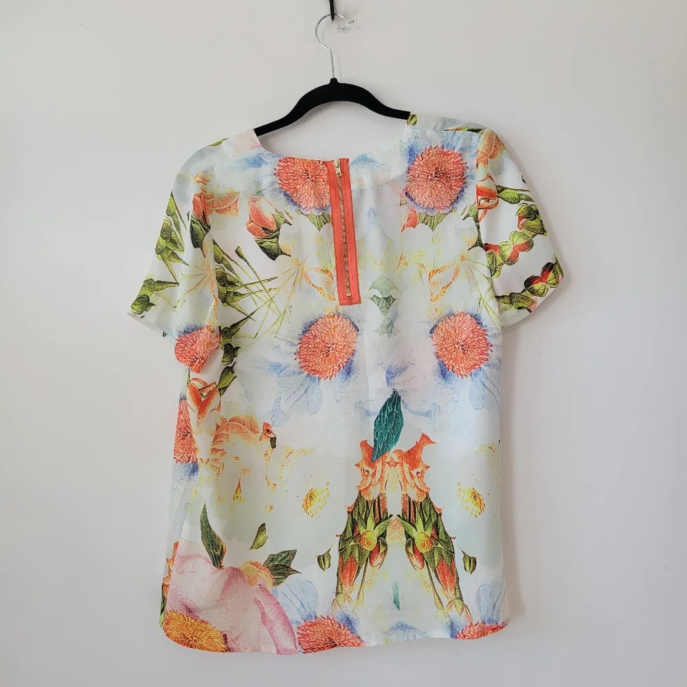 MOLLY BRACKEN WOMEN'S SHORT SLEEVE FLORAL ROOMY TUNIC - Picture 6 of 8